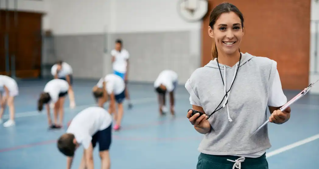 Чем занимается учитель физкультуры?