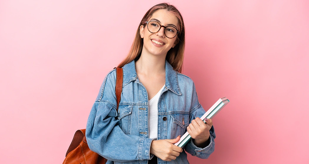 Куда можно поступить после 11 класса девушке?