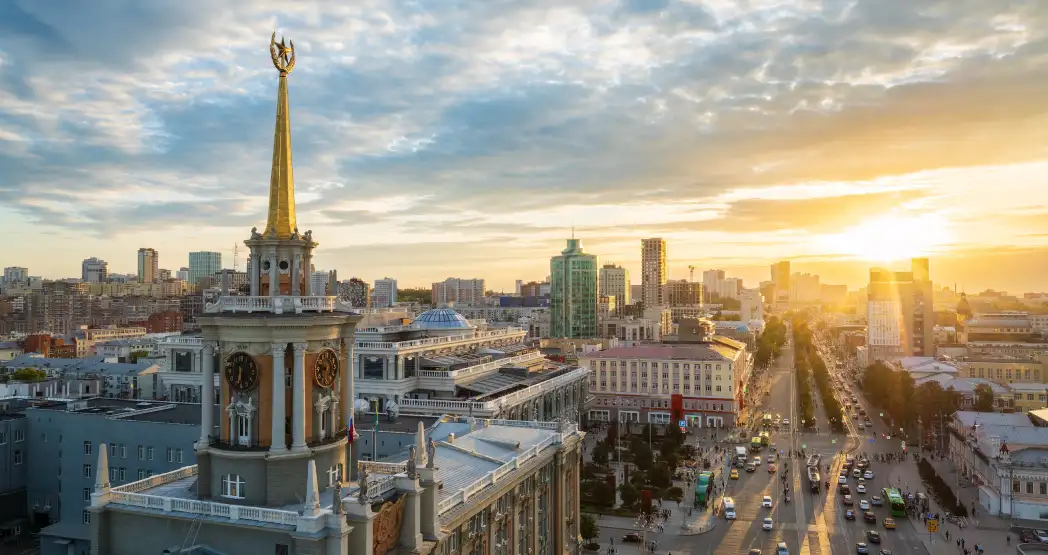 Екатеринбургские вузы 2025: проходные баллы и стоимость обучения