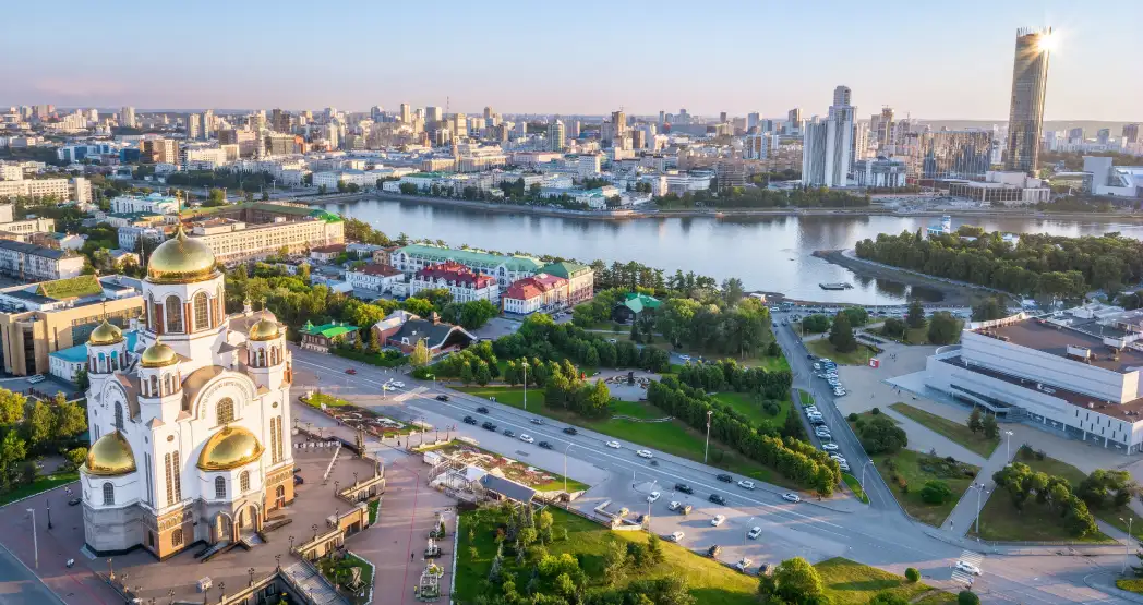 В какие вузы Екатеринбурга поступают абитуриенты?