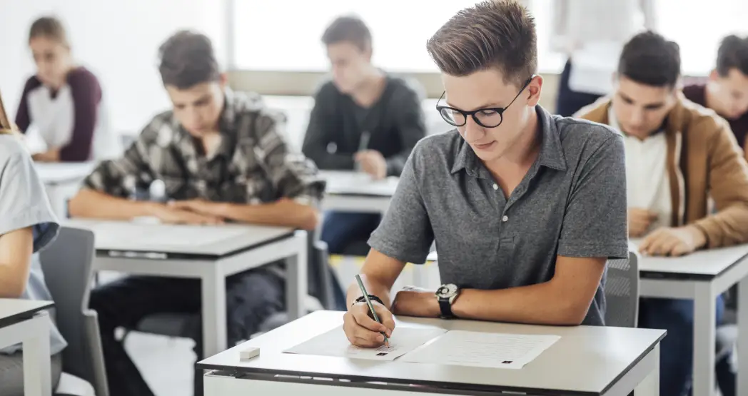 В каком классе сдают ЕГЭ